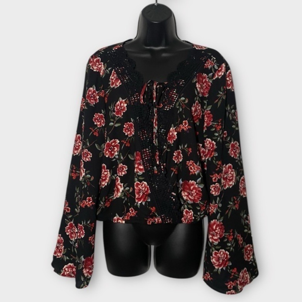 Xhilaration Black & Red Floral Print Lace V-Neck Cropped Wide Sleeve Top Sz XXL
